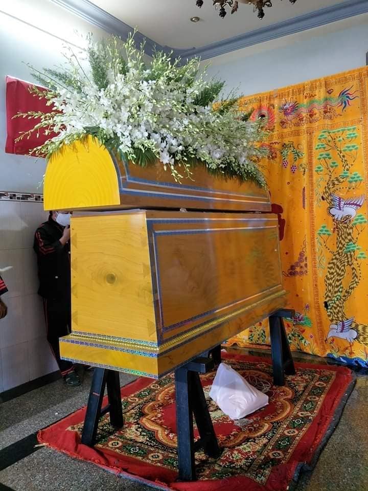 Hỏa táng trọn gói không có nhạc, có hoa tươi nắp hòm